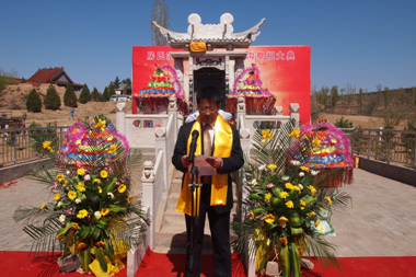 陕西榆林房家沟房氏清明节举行隆重的祭祖活动：祭祖纪实.jpg