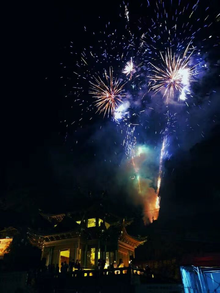 集】各地房家人过新年.jpg