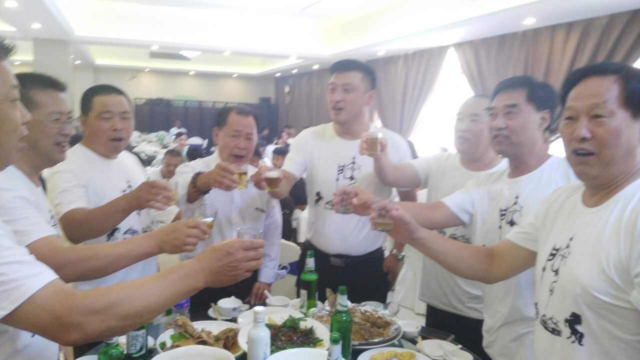 【报道接站直播】内蒙古房氏宗亲文化联谊会欢迎各地宗亲到来：宗亲纪事.jpg