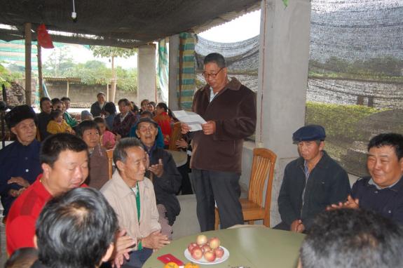 新闻：云南元江房氏宗亲理事会成立的照片.jpg