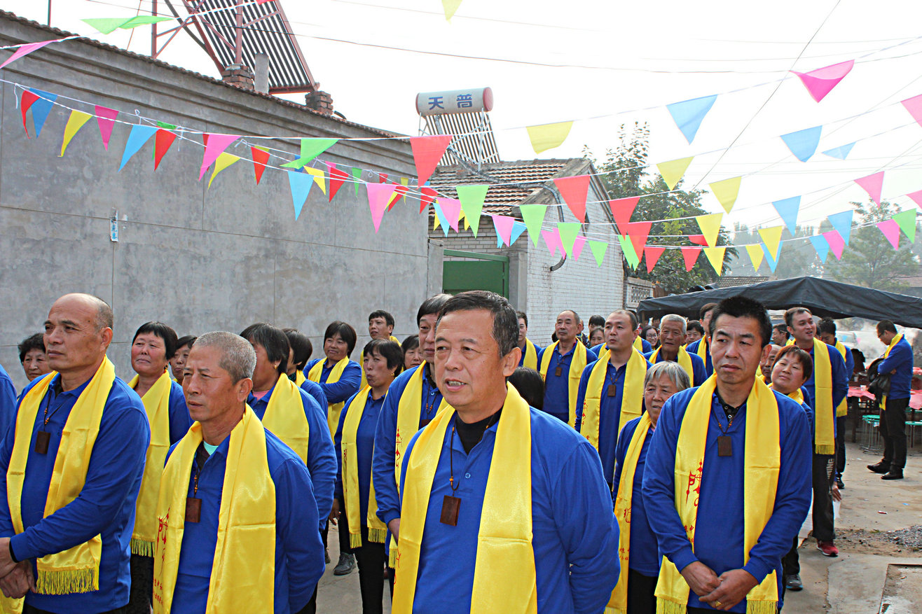 金秋送爽收获季 中和谱竣祭先贤 —记北京大同营房氏中和堂祭祖颁谱典礼：祭祖纪实.jpg