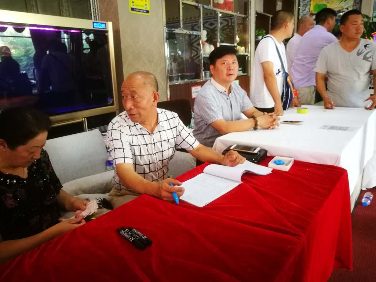 【报道接站直播】内蒙古房氏宗亲文化联谊会欢迎各地宗亲到来：宗亲纪事.jpg