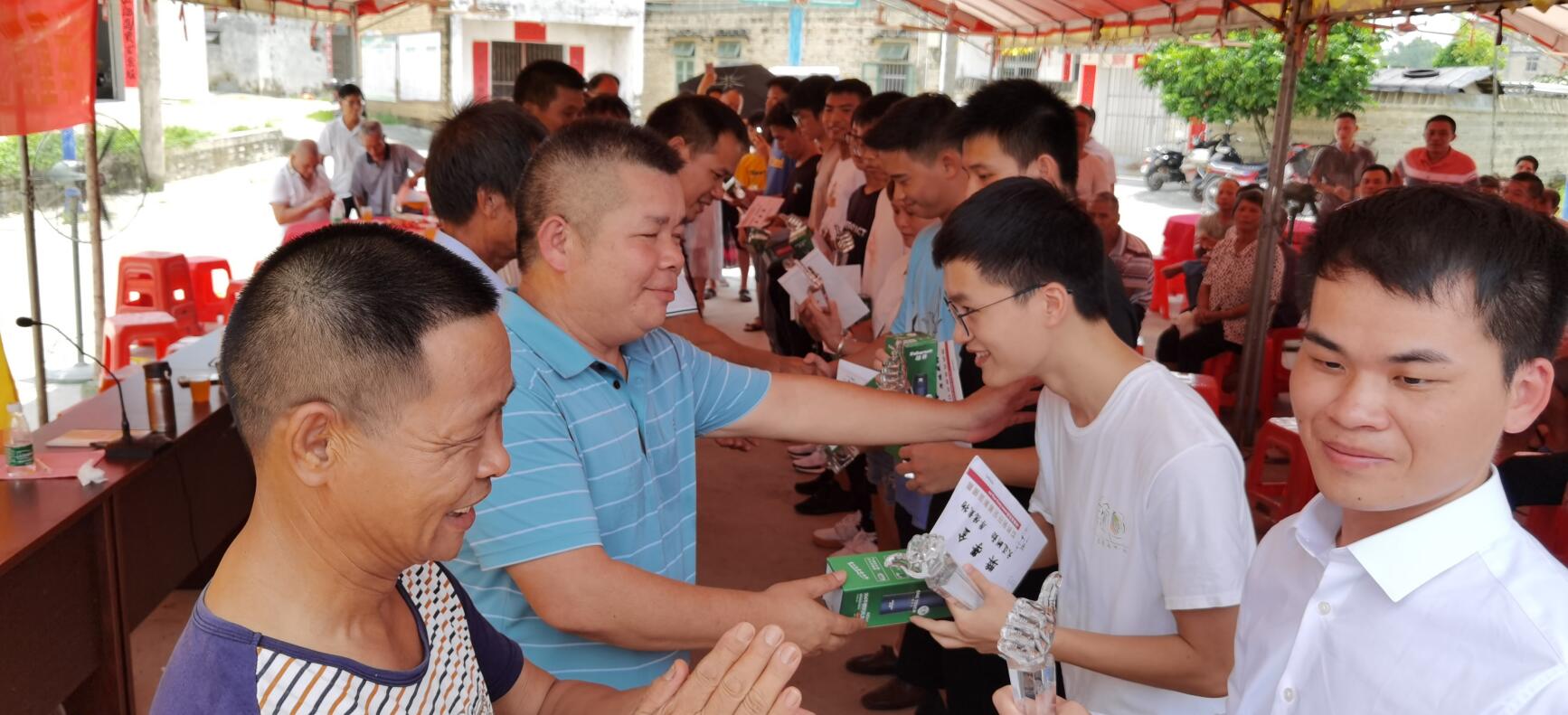 【祝贺】粤西第五届房氏高考学子奖学金颁奖典礼活动圆满：房氏迁徙与分布.jpg