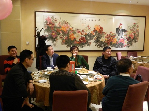 黑龙江房氏宗亲会2013新春联谊酒会：宗亲纪事.jpg