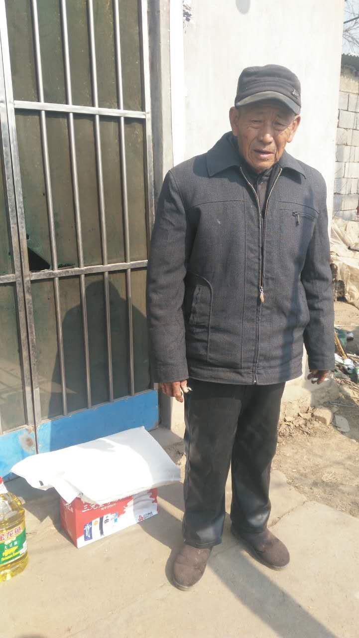 【敬老活动】枣庄爱心企业家房帅为周营房家70岁以上的老人送温暖：房氏工商纪要.jpg