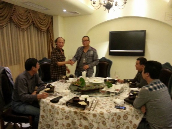 房氏优秀国画家江苏高邮房林访问世房总会秘书处：房氏工商纪要.jpg