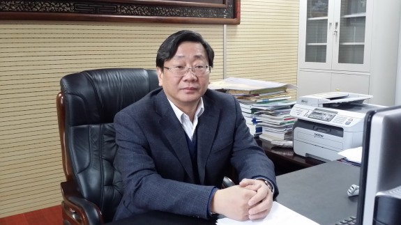 《河南省房氏宗亲族志》编委成员拜访河南省农科院副院长房卫平：祭祖纪实.jpg
