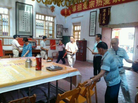 马六甲宗亲参观梅州国器堂：宗亲纪事.jpg