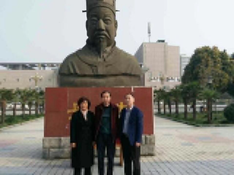 【活动快报】遂平宗亲代表祭拜房氏始祖丹朱：房氏源流考.jpg