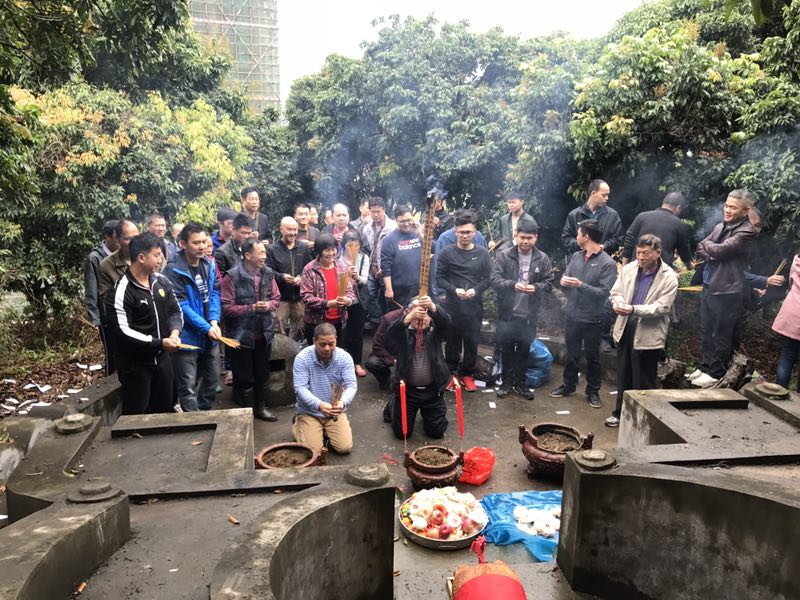 【清明时节】各地房家人祭祖、扫墓，缅怀先人各地房家人祭祖、扫墓，缅怀先人：祭祖纪实.jpg