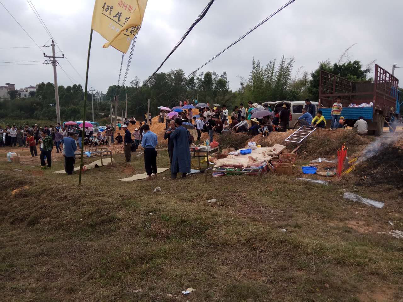 【清明时节】各地房家人祭祖、扫墓，缅怀先人各地房家人祭祖、扫墓，缅怀先人：祭祖纪实.jpg
