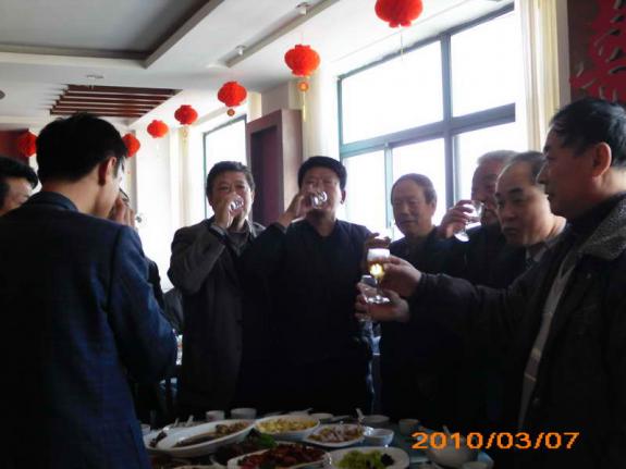 2010山东日照房氏宗亲春节团拜聚会：宗亲纪事.jpg