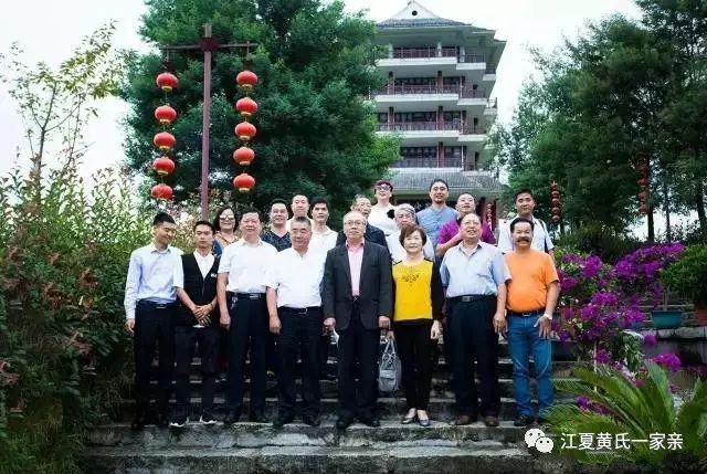 f6833ce198a25e33be350645022150bf853649f6dcc19ff8c14d97a1ed1d4210.jpg