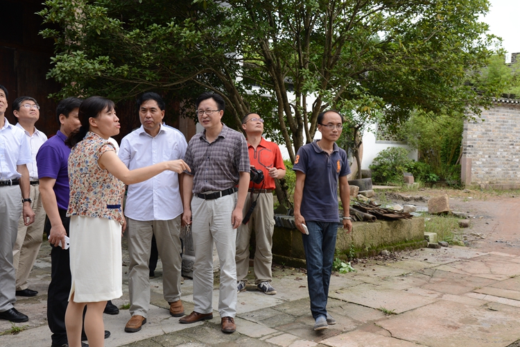 汪炜会长视察屯溪旅游基地（文化资料整理）.jpg