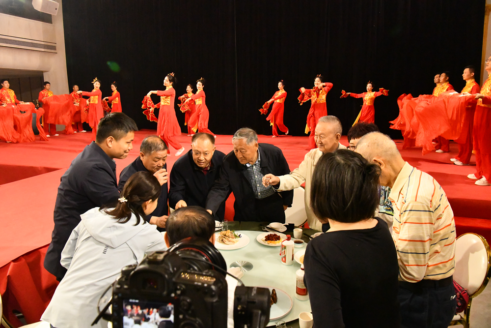cns_kang_b86f5320639ed482ff_1.jpg