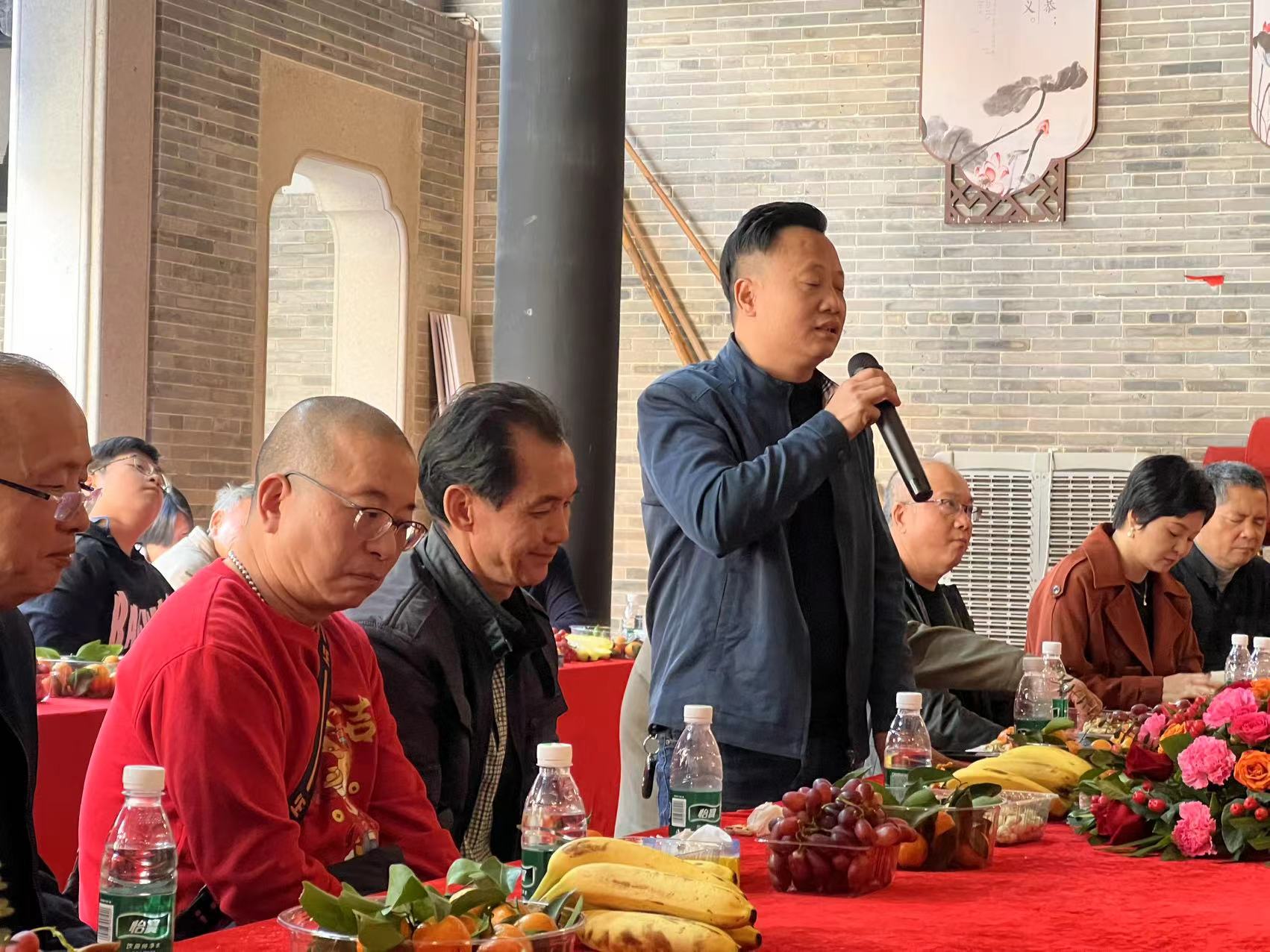 垂长宗主参拜广州小龙房孔氏宗祠与广东宗亲代表座谈 ... ... ... ...（宗亲纪事）.jpg