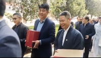 孔氏家谱钤印礼和赠谱仪式在曲阜举行（谱牒资料）.jpg