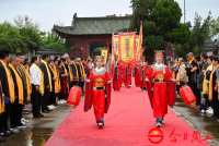孔子祖籍地行祭孔典礼 归德府文庙再响《论语》诵读声（祭祀纪事）.png