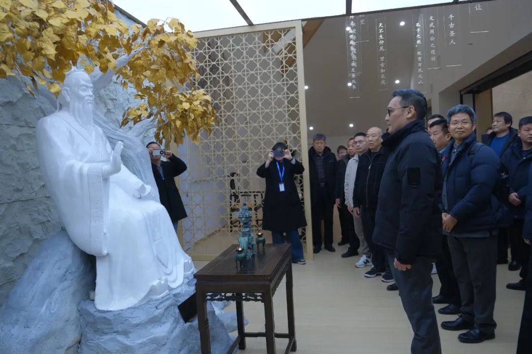 乙巳年初春孔垂长先生的探亲之旅（文化资料）.jpg