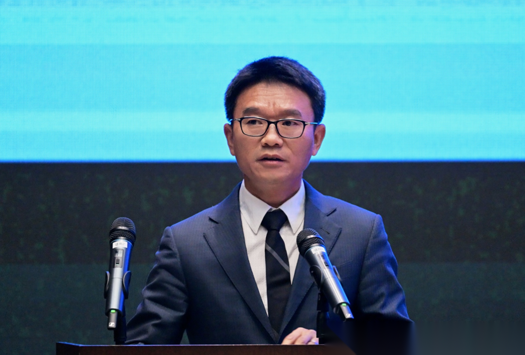孔垂长先生出席孔德墉先生逝世三周年纪念会暨墓祭仪式 ... ... ...（人物史料）.png