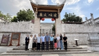 孔垂长先生参访贵阳孔学堂，在“文明书院会讲”和东亚儒学对话成果发布会上致辞（文化资料）.jpg