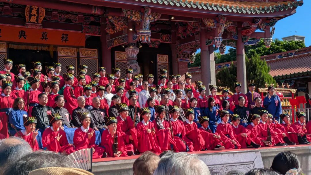 台北祭孔大典千人朝圣共襄盛举 孔垂长连续17年任奉祀官和主祭官 ...（祭祀纪事）.jpg
