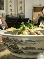 胜迹史料：八十年代的孔府老厨师合影 孔府的宴席名目繁多，等级严格，有婚、丧、寿宴;官、族、贵宴（胜迹史料）.jpg