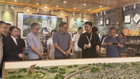 孔垂长先生参访贵阳孔学堂，在“文明书院会讲”和东亚儒学对话成果发布会上致辞（文化资料）.jpg