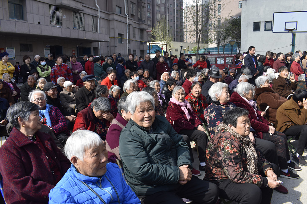 河南荥邑堂《平氏族谱》发行仪式在新郑举行（谱牒资料）.jpg