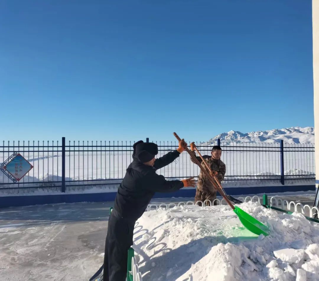 那片雪……那抹绿……----记平光华（人物资料）.jpg