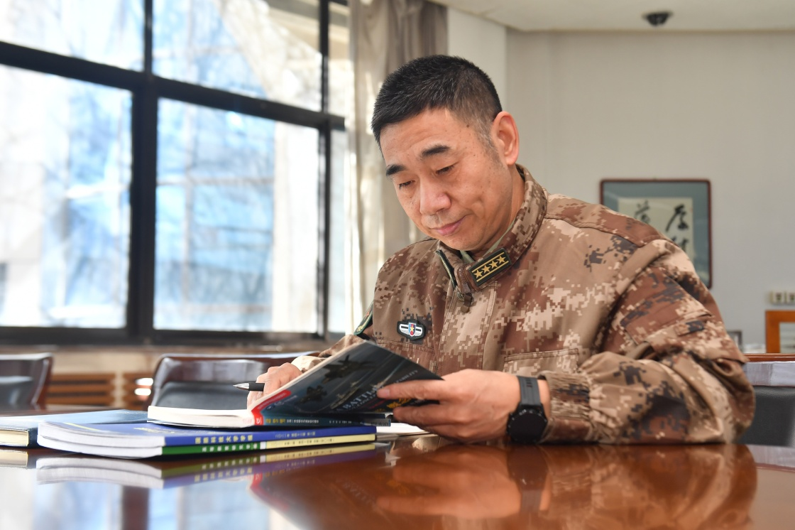 锻造胜战英才的师者 ——记国防大学联合作战学院教授平志伟（文献整理）.png