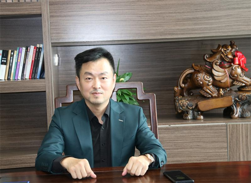 励志前行的退役军人-平东成（人物资料）.png