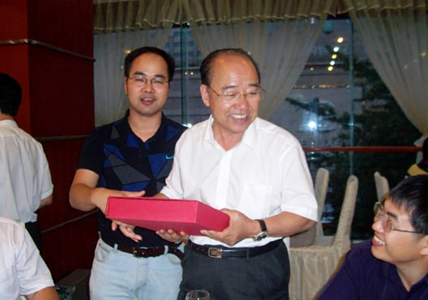 潘鸿权副主席亲切看望四川潘氏（文化资料整理）.png