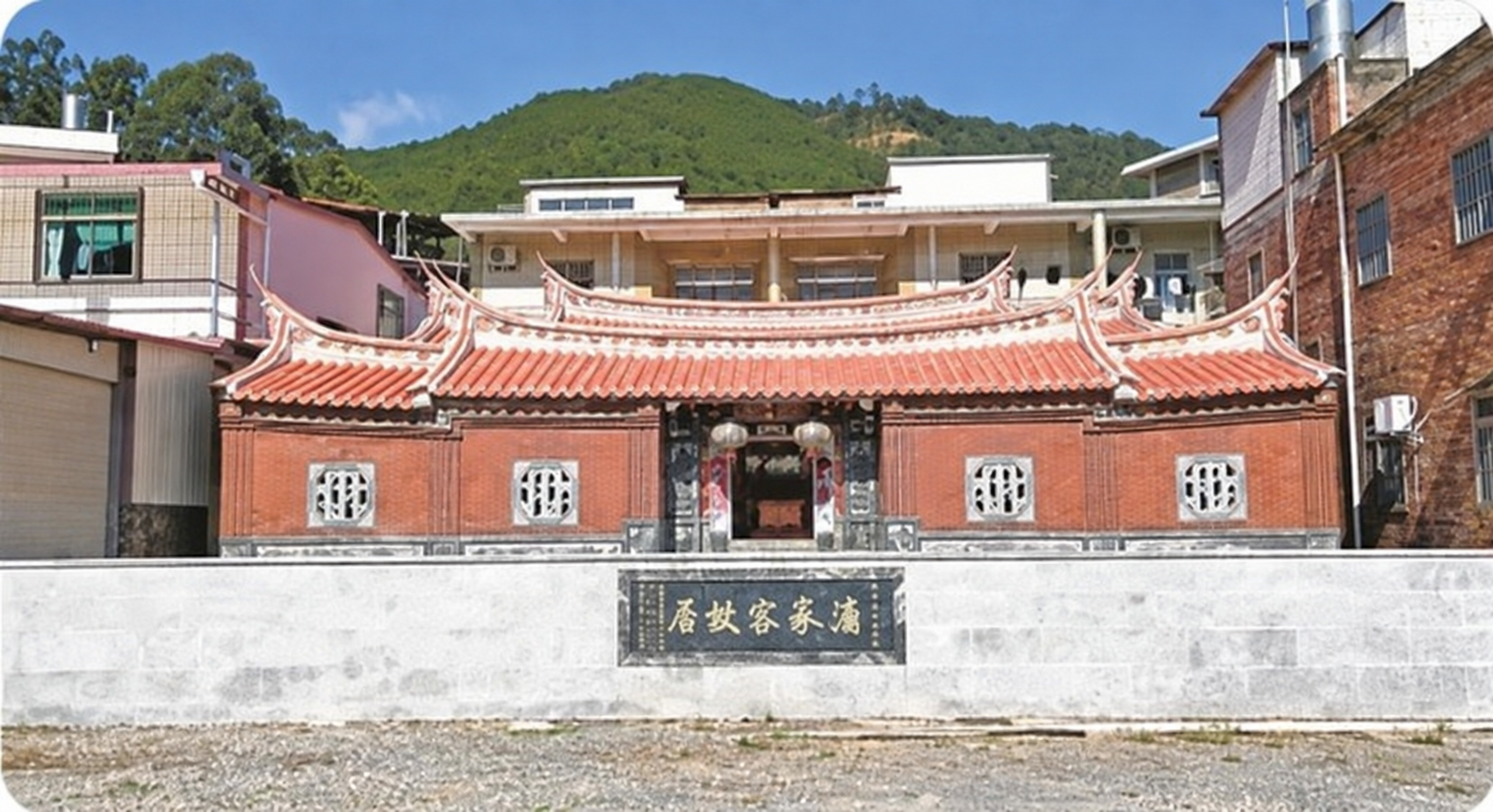 蝴蝶墓内长眠救驾有功的潘总兵（文化资料整理）.png