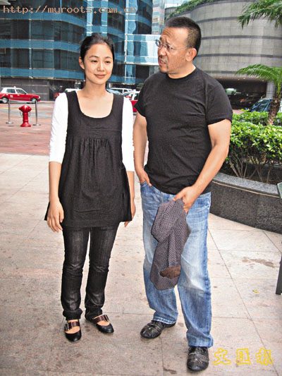 姜文周韵香港宣传“太阳” 儿子起名姜马虎(图).jpg