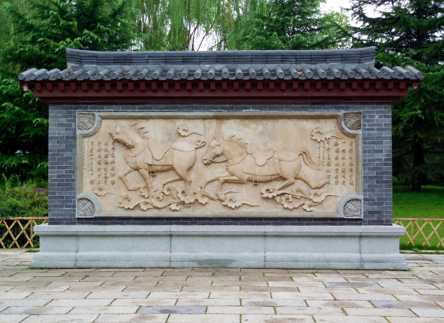 人物资料：秦琼，字书宝，唐时随太宗征战，勇武有威名，官至左武卫大将军，封胡国公。 秦琼祠位于山.png