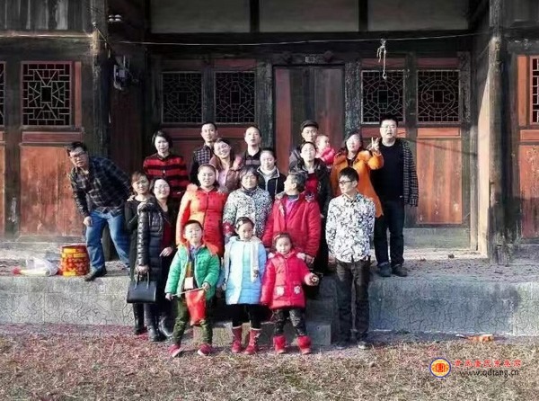tang_92415d9d0a5439918a_04.jpg