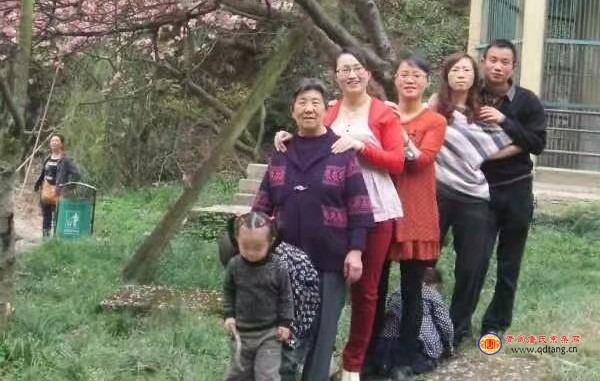 tang_ee4bc228c10ae17e9a_04.jpg