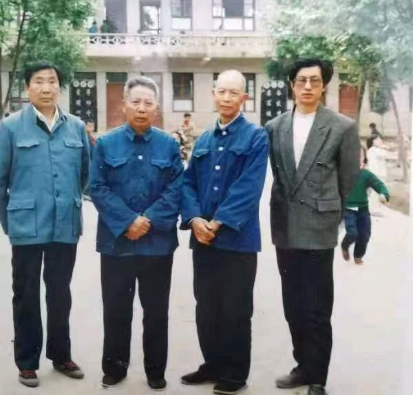 tang_ef78c9c634052d7bd1_00.jpg