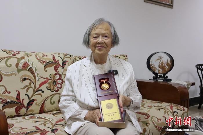 worldpeng_122139de435d7f634f_00.jpg