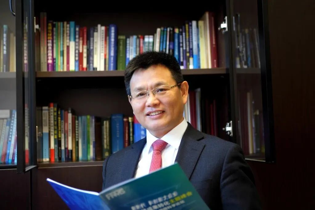 worldpeng_25071f57c930184308_00.jpg