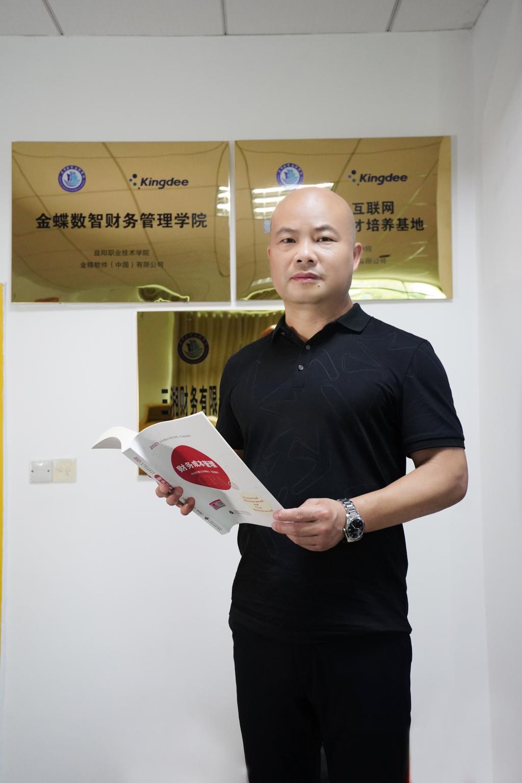 worldpeng_793931485d2f077c6a_00.jpg