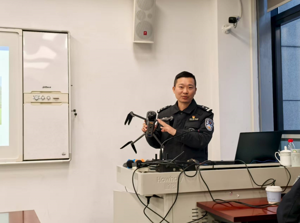 worldpeng_81188a33acba2fd9e5_00.jpg