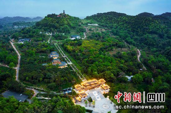 worldpeng_9b5fb6cd5be40fb260_01.jpg