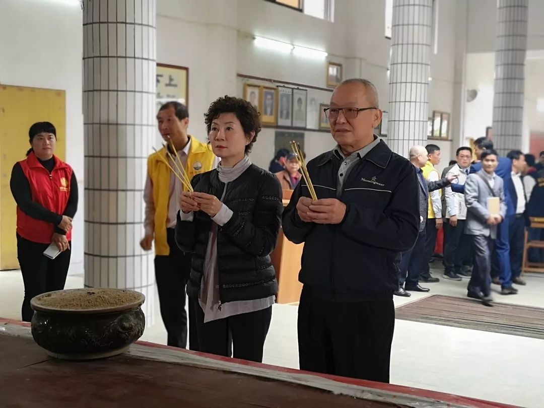 台湾县长回乡祭祖，感谢祖先庇佑.png