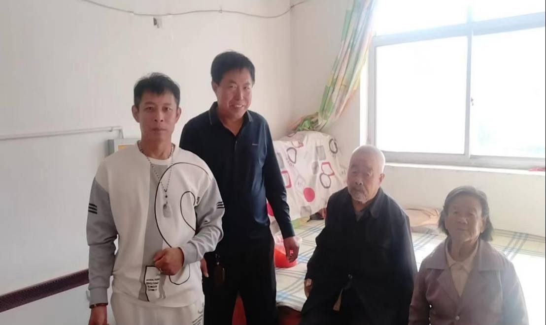 黄骅市徐氏宗亲联谊会重阳节敬老活动.png