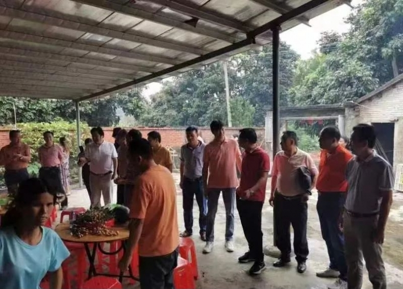 广东省博罗东海扶贫助学互助会慰问特困学生.png