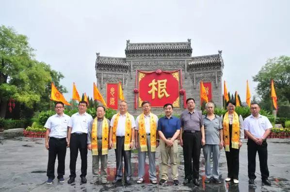 中华炎黄文化研究会常务副会长张希清一行赴山西洪洞大槐树考察（文化资料）.jpg