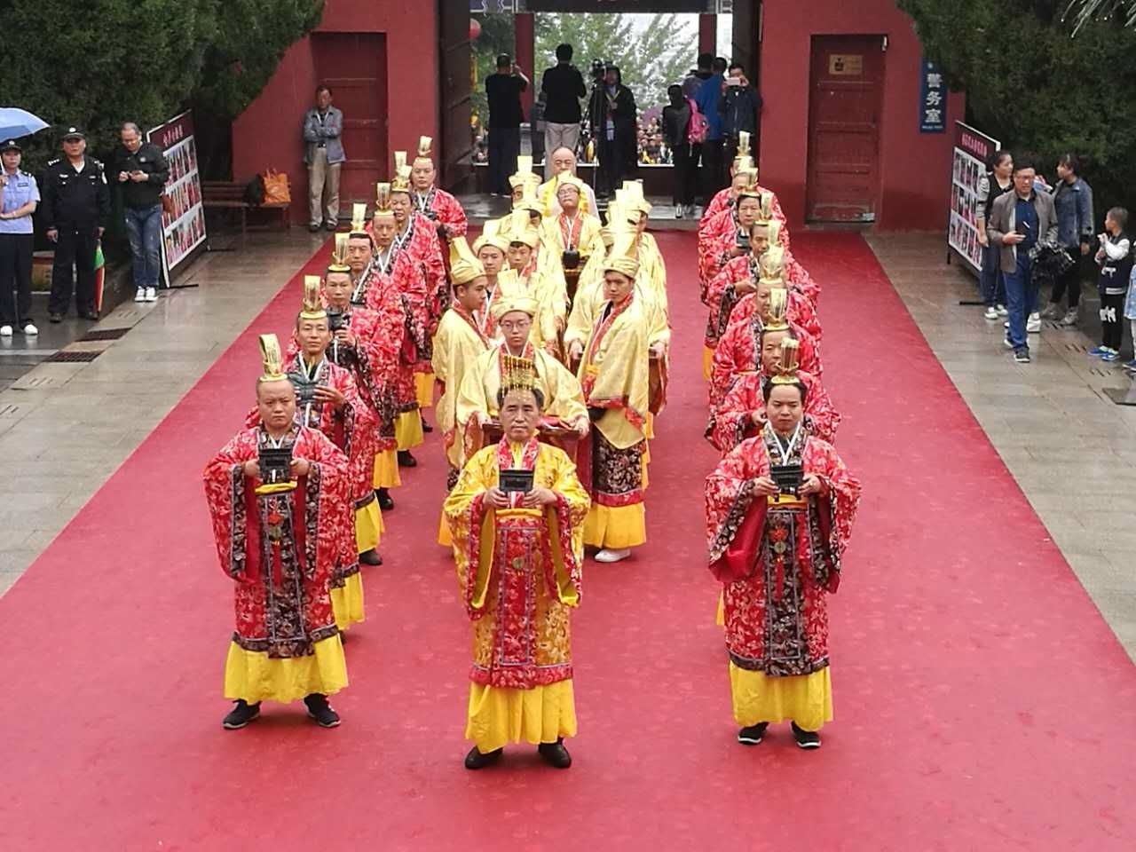2017陕西宝鸡举行丁酉年丝路寻根炎帝祭祀大典（祭祖纪事）.jpg