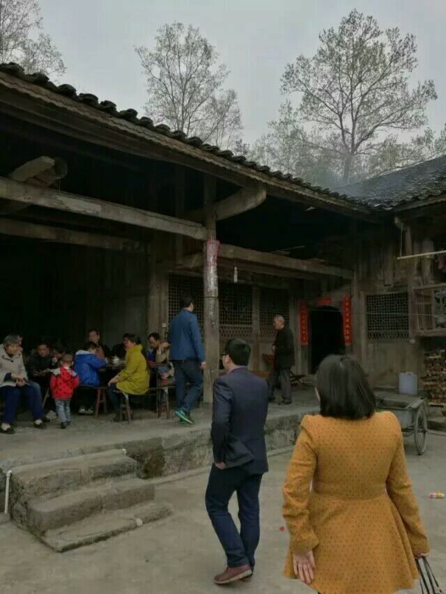周尚珠、周尚忠后裔清明汇聚重庆酉阳小坝祭祖（祭祖纪事）.jpg